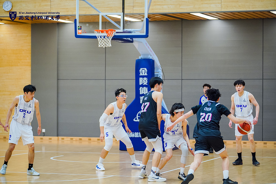 卡卢卢：我在场上始终为球队付出，我们在防守端仍有提升空间